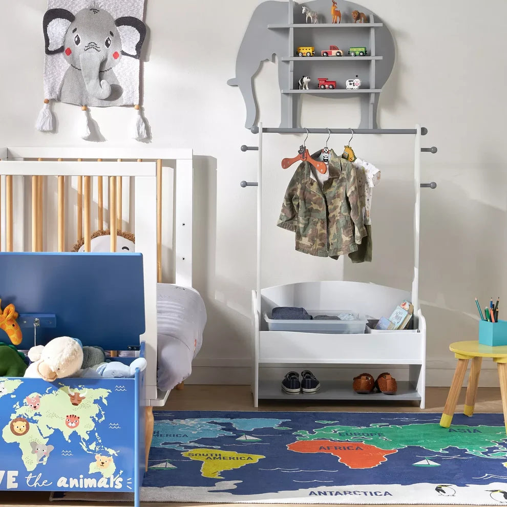 Benbo Kids nyitott gyermek ruhatartó 4 akasztóval és tárolópolcokkal – fehér-szürke