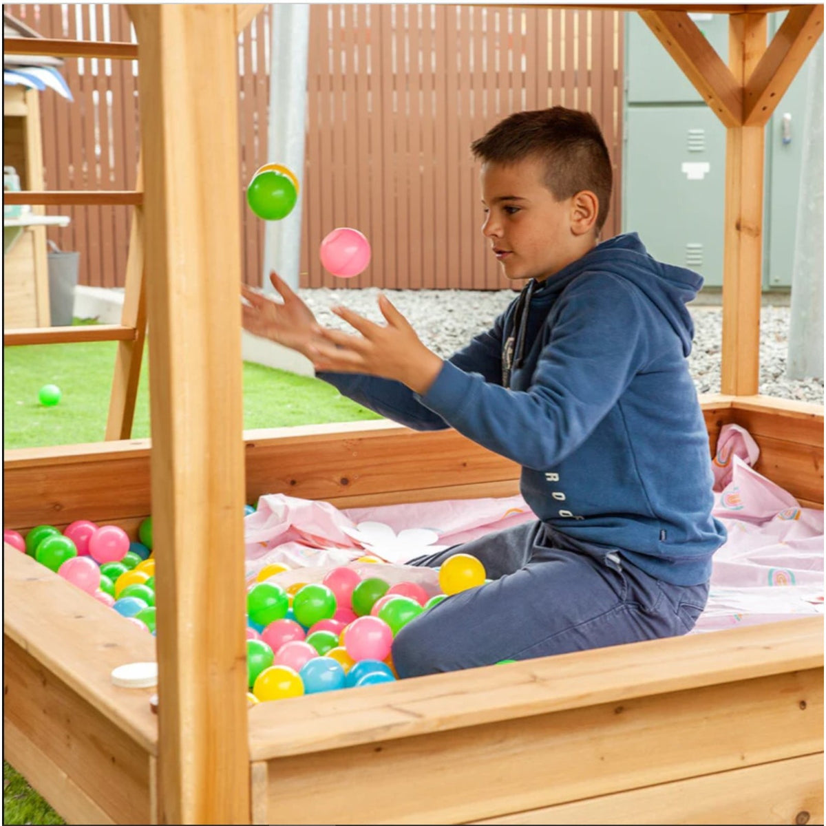 Benbo Kids nagy fa kerti játszóház csúszdával, homokozóval és mászófallal