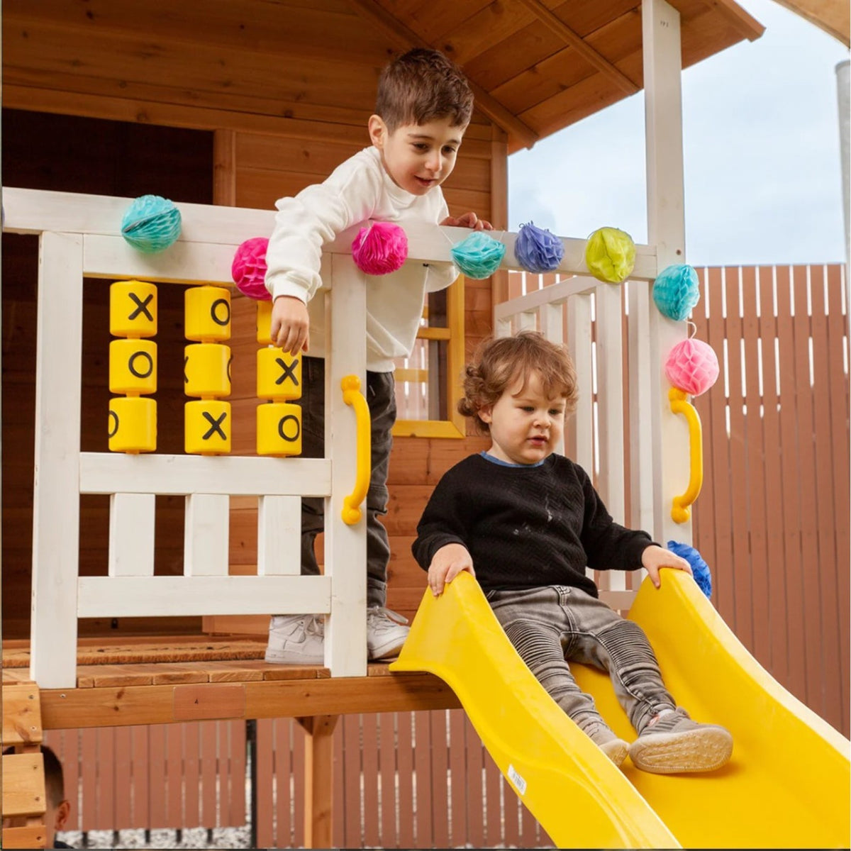 Benbo Kids nagy fa kerti játszóház csúszdával, homokozóval és mászófallal