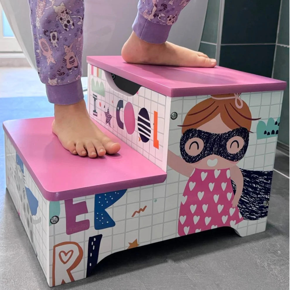 Benbo Kids SUPER GIRL kétlépcsős gyermek fellépő tárolóval és fogantyúval – rózsaszín
